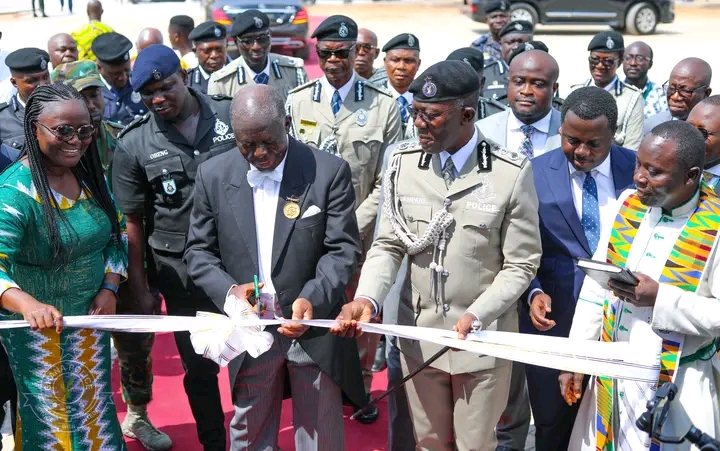 PICTURES: OTUMFOUR COMMISSIONS NEW POLICE STATION AT KNUST – GHANAXPRESS